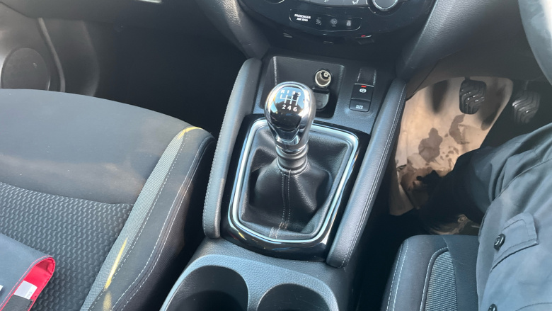 Nissan Qashqai 1.3 DiG-T 160 Acenta Premium 5dr Petrol Hatchback